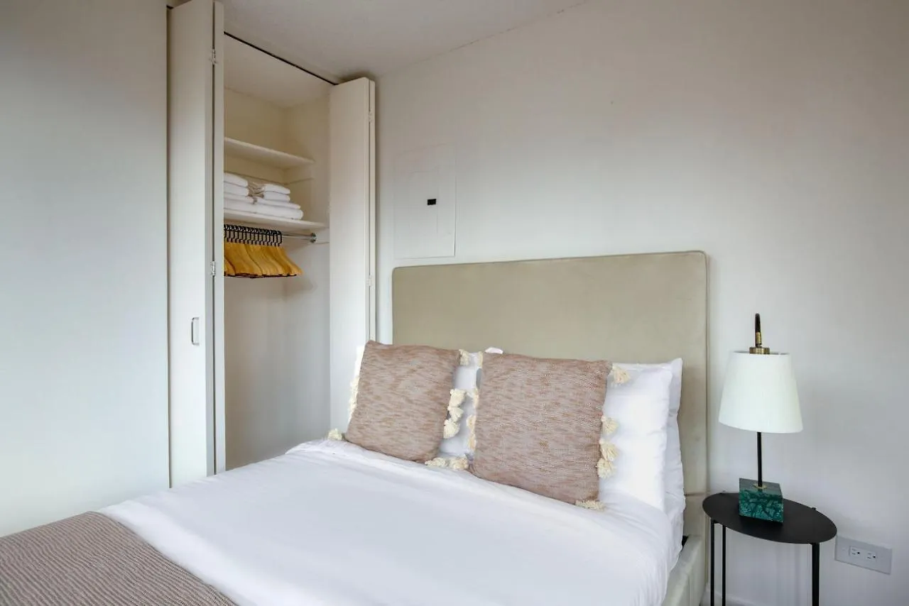 ニューヨークUes 2Br W Elevator Doorman Nr Transportation Nyc-1297アパートメント アパート