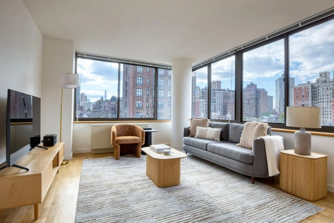 Ues 2Br W Elevator Doorman Nr Transportation Nyc-1297 location